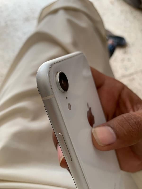 Non PTA I Phone Xr 64GB 80% BH 3