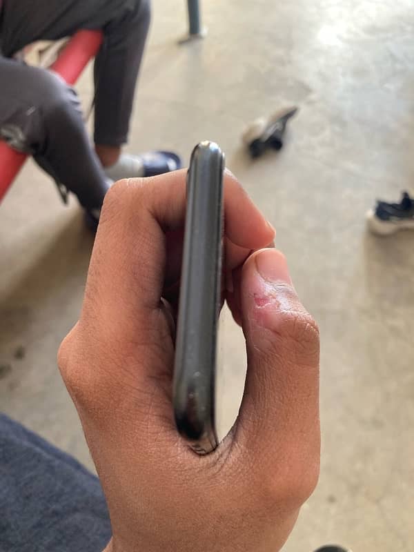 IPHONE SE 2020 5
