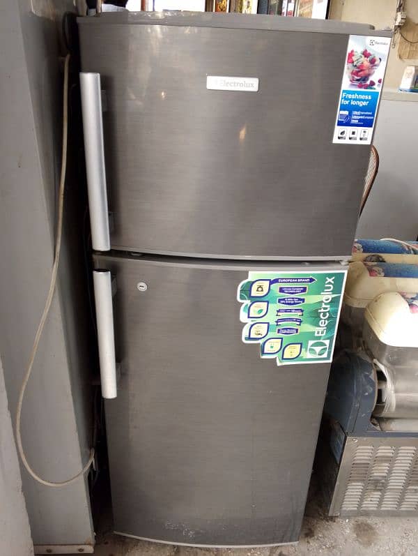 Electrolux Medium size Refrigerator 1