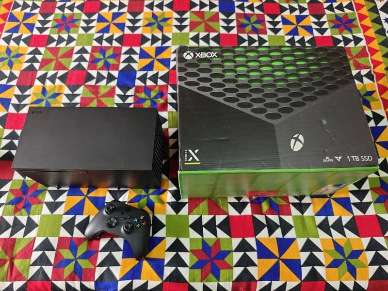 Xbox Series X 1TB complete package with 11 games 0