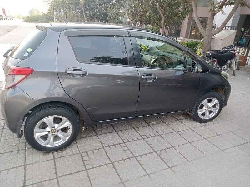 Toyota Vitz 2012 4