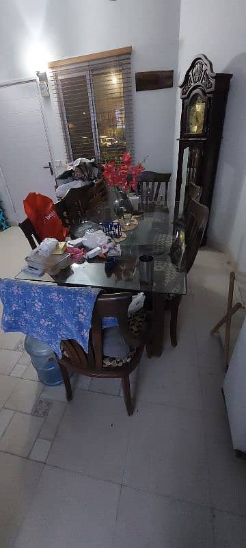 Dining table - 6 chairs - Glass top 4