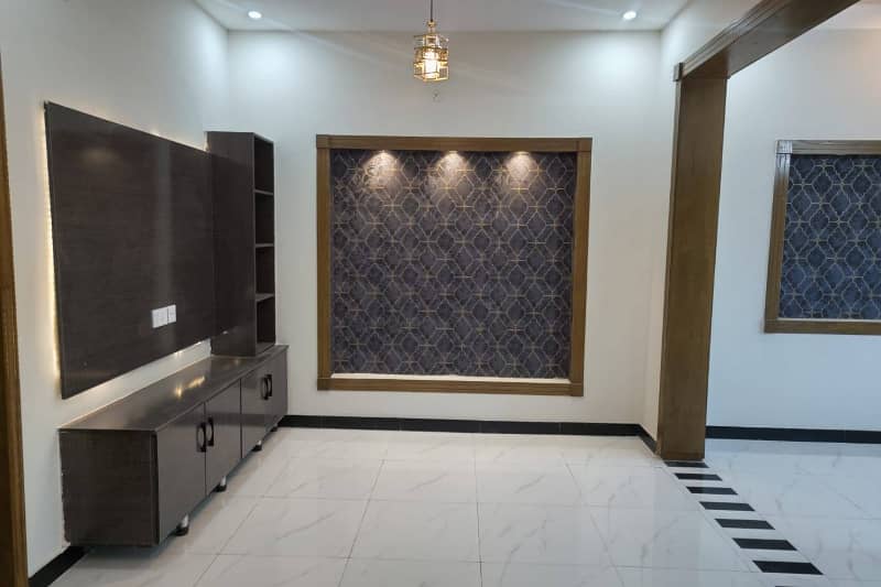 10 Marla Upper Portion For Rent In Pgechs Phase 1 At Very Ideal Location Very Close To Main Road 0