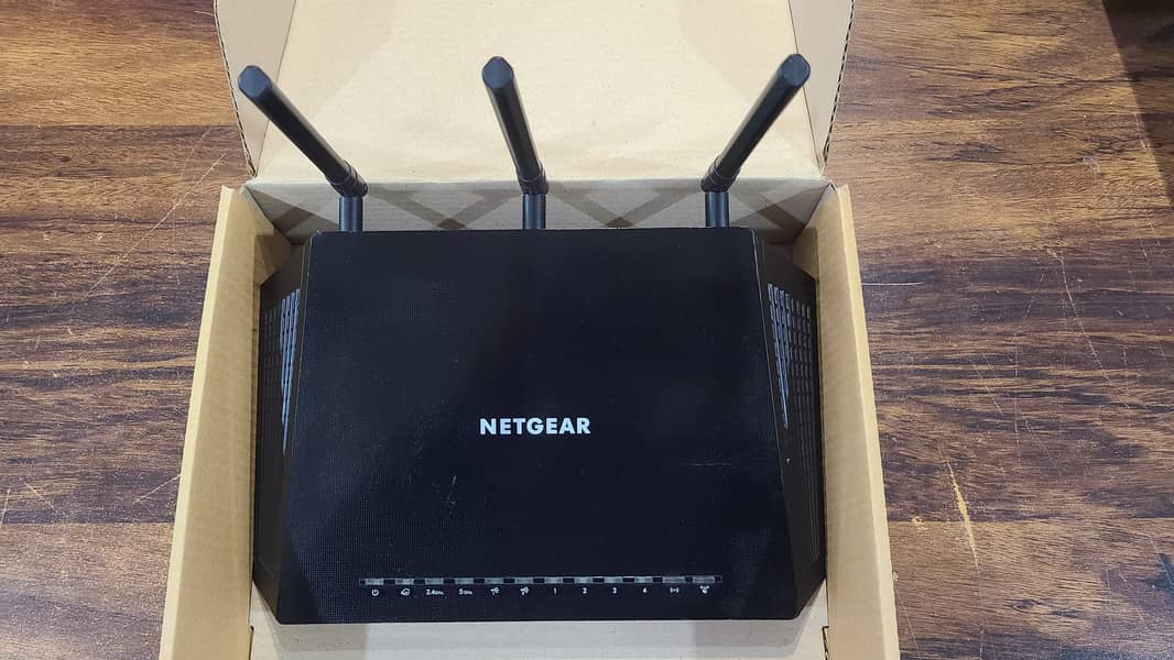 Netgear R6400 AC1750 Dual Band Smart WiFi Router (Renewed) 0