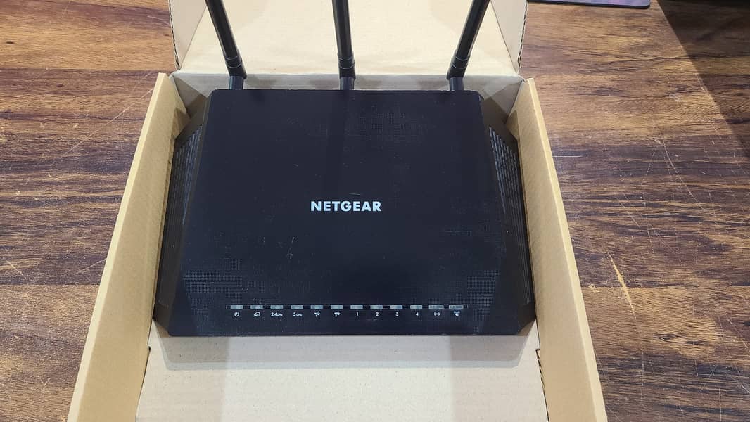 Netgear R6400 AC1750 Dual Band Smart WiFi Router (Renewed) 1