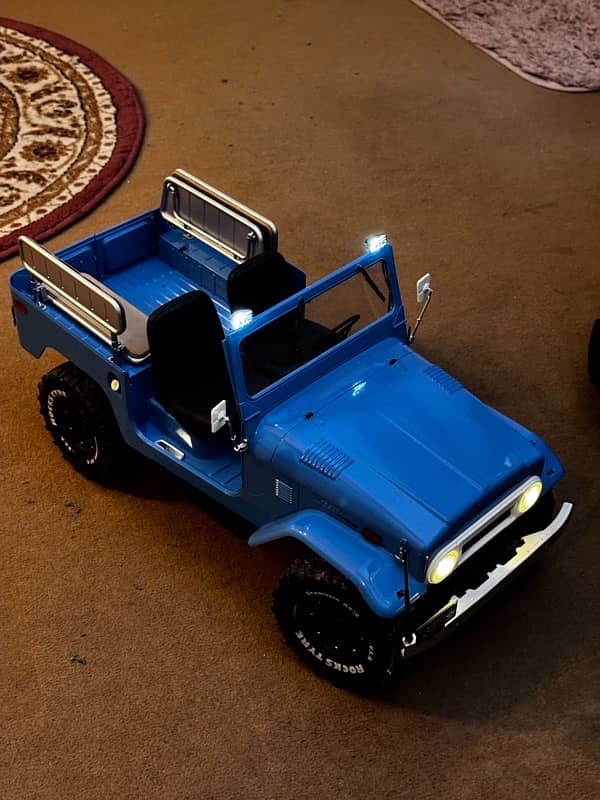 REMOTE CONTROL FMS 1:10 TOYOTA FJ40 10