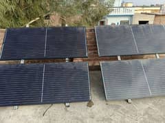 4 solar panel 2 stand 1 controlar only 6/7 months us like new