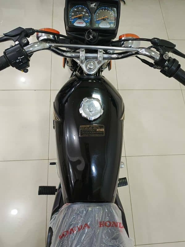 HONDA CG-125 MODEL 2023 6