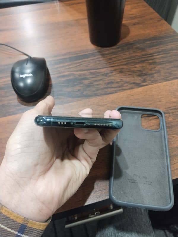 Iphone 11 pro PTA 5