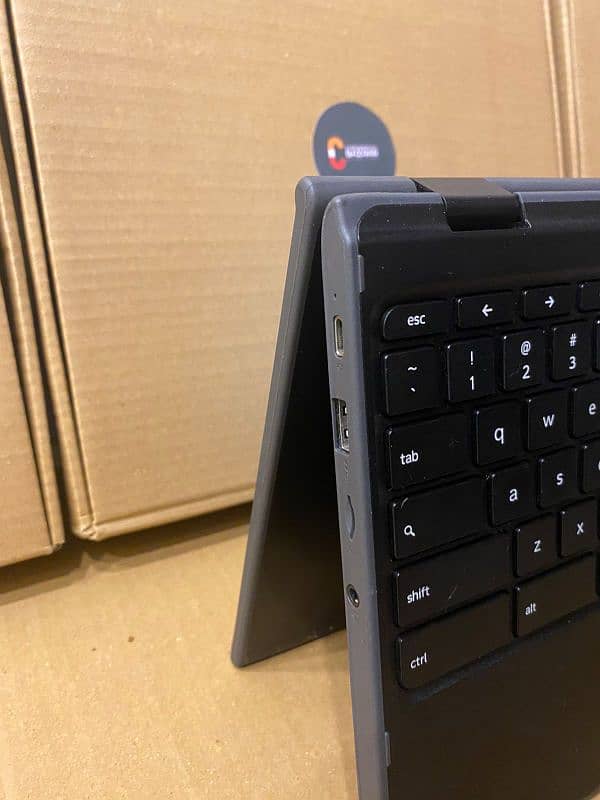 Lenovo 500e 2nd gen 4gb 32gb touch 360 2027/29 update A+ condition 7