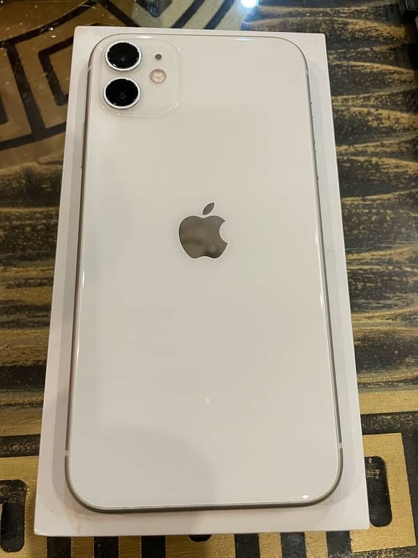 iPhone 11 for sale in excellent condition 0