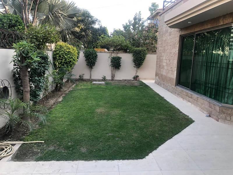 1 Kanal Beautiful Fully Furnished House For Rent in HH Block in DHA Phase-4 0