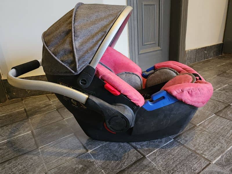 tinnies baby carry cot excellent condition 1