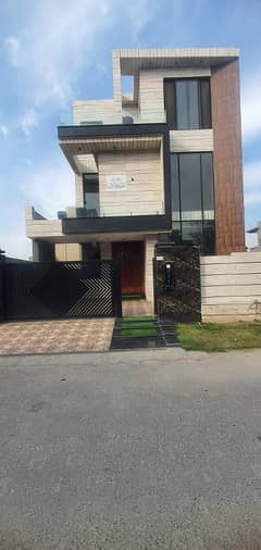 Brand New 1st Entry 10 Marla Independent House Triple Stroy 6beds 3Kitchens Near UCP Shoukat Khanum Hospital Wapda Town Khyban E Jinnah Road LHR