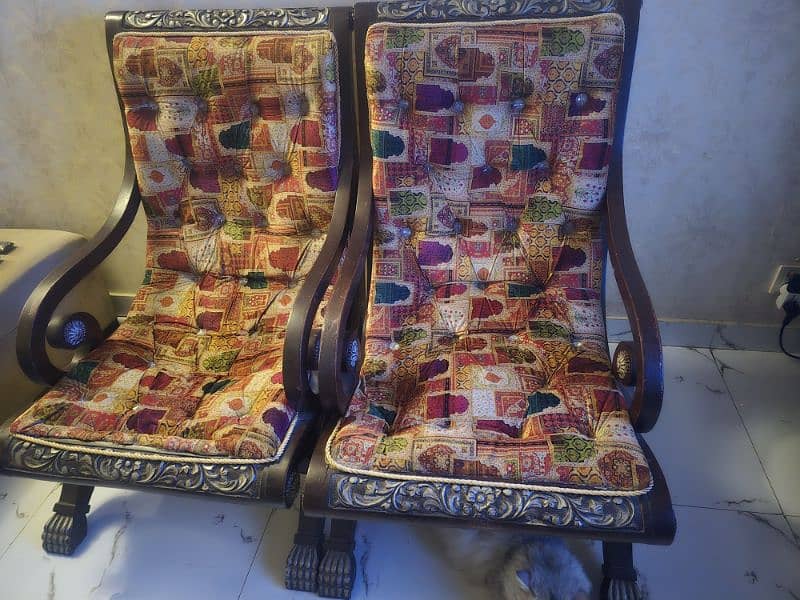 Chairs and table-Location is Lahore 0