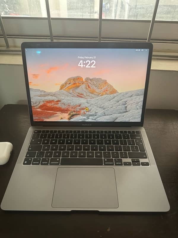 M1 2020 13 inch Macbook Air 8GB/512GB 4