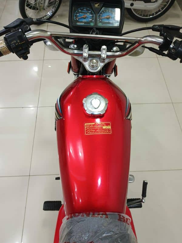 HONDA CG-125 MODEL-2015 6