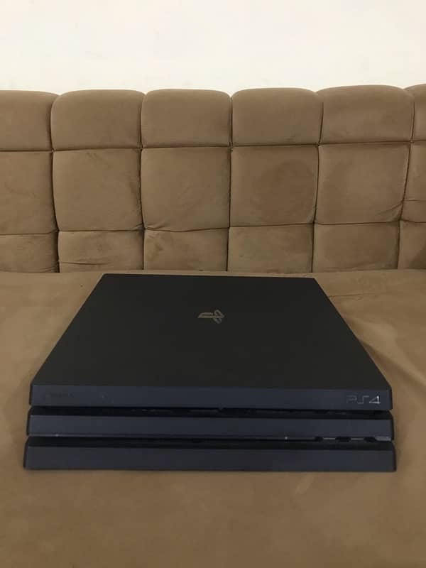 Ps4 pro 1 tb with 1 controller 1