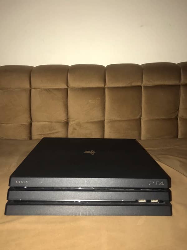 Ps4 pro 1 tb with 1 controller 3