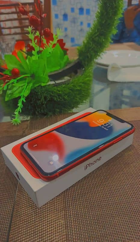 IPHONE 11 64GB JV WITH BOX SIM TIME AVAILABLE 1