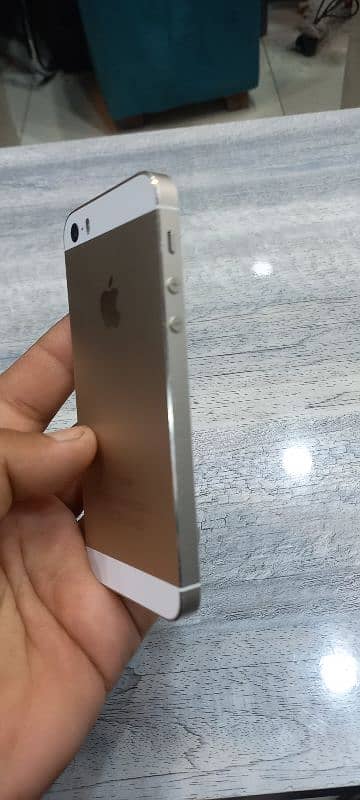 I phone 5s. non PTA 2