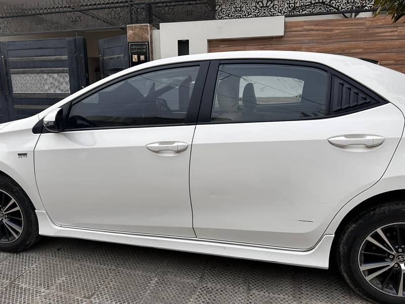 Toyota Corolla Altis 2021 4