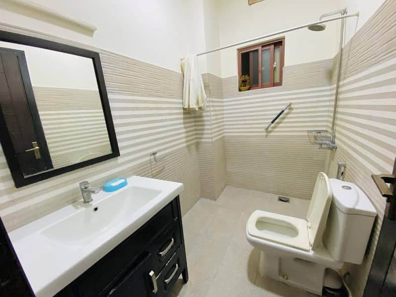 Furnished 1bed flat for Daily or Monthly basis bahria town 7