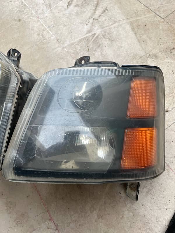 Suzuki wagonR 2001 model head lights 0