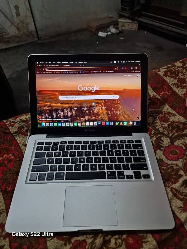 MacBook pro 2012 0