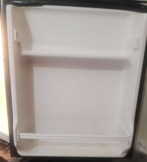 Midas Mini Room Fridge 3