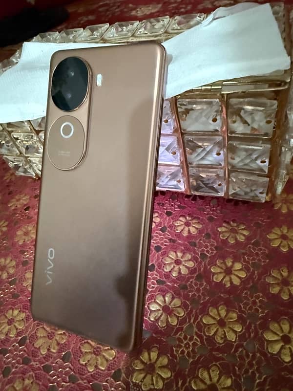 Vivo V40e 1