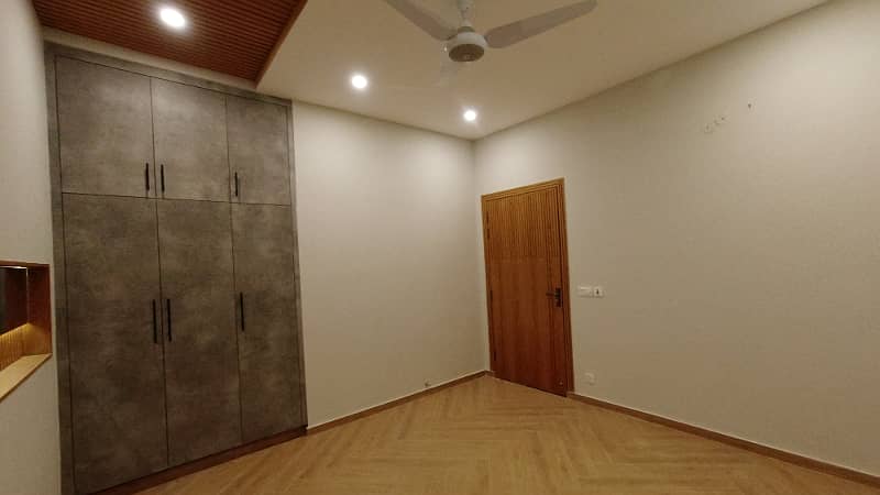 Prime Location In Bahria Town Phase 8 House Sized 5 Marla For Sale 32