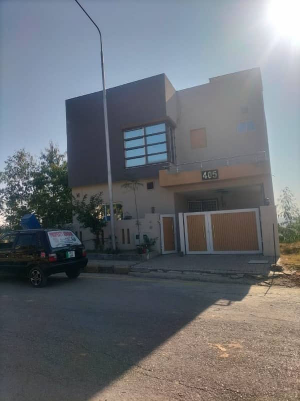 Bahria town phase 8, safari valley 5 Marla 4 story house available for sale on investor rate 0