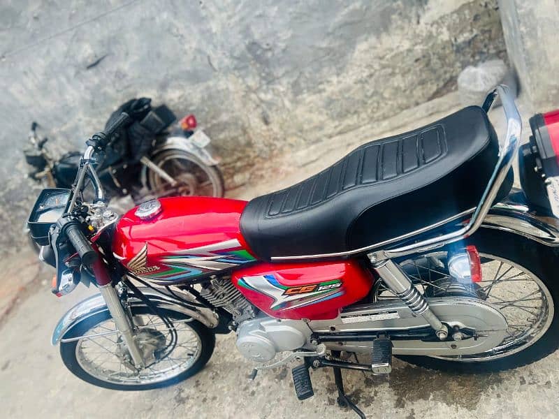 Honda CG 125 12/2023 Red colour 4