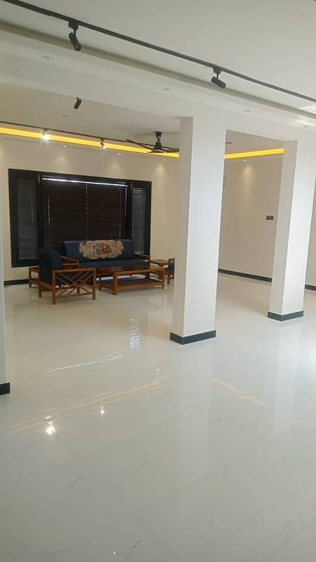 Defence Luxurious Furnished 500 Yards Bungalow For Rent Only Short Time 10