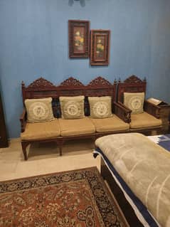 Beautiful Chinyoti 7 seater plus dewan Set in expensive wood