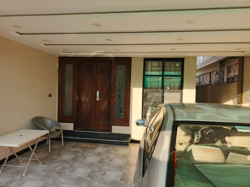 10 MARLA BEAUTIFUL HEIGHTED LOCATION HOUSE WITH 3 MARLA LAWN FOR SALE IN OVERSEAS 2 1