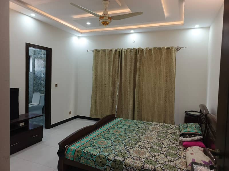 10 MARLA BEAUTIFUL HEIGHTED LOCATION HOUSE WITH 3 MARLA LAWN FOR SALE IN OVERSEAS 2 18