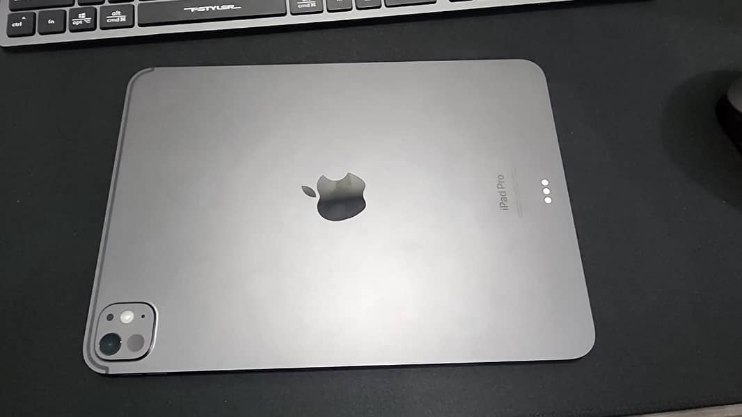 Ipad Pro M4 for Sale (Brand New Condition with Cover) 4