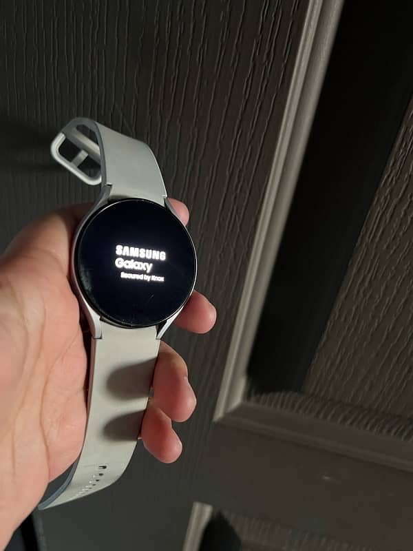 Samsung Galaxy Watch 4 (44mm) Grey 1