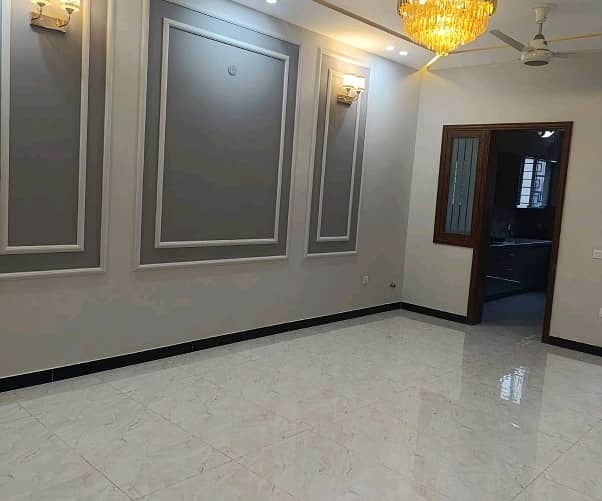 2100 Square Feet House For sale In Margalla View Housing Society 25