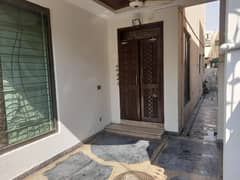 DHA Phase 3, Block XX, 06 Marla, 03 Bed, Luxurious House For Rent.