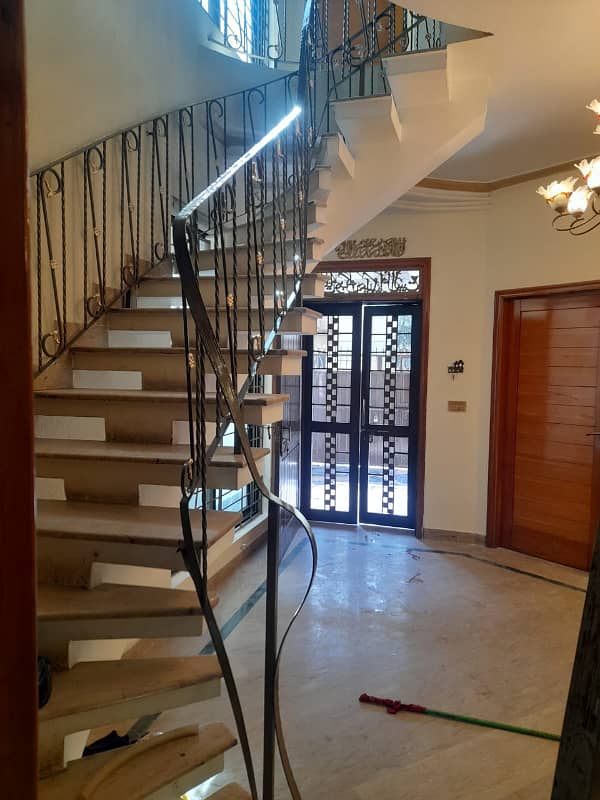 DHA Phase 3, Block XX, 06 Marla, 03 Bed, Luxurious House For Rent. 1