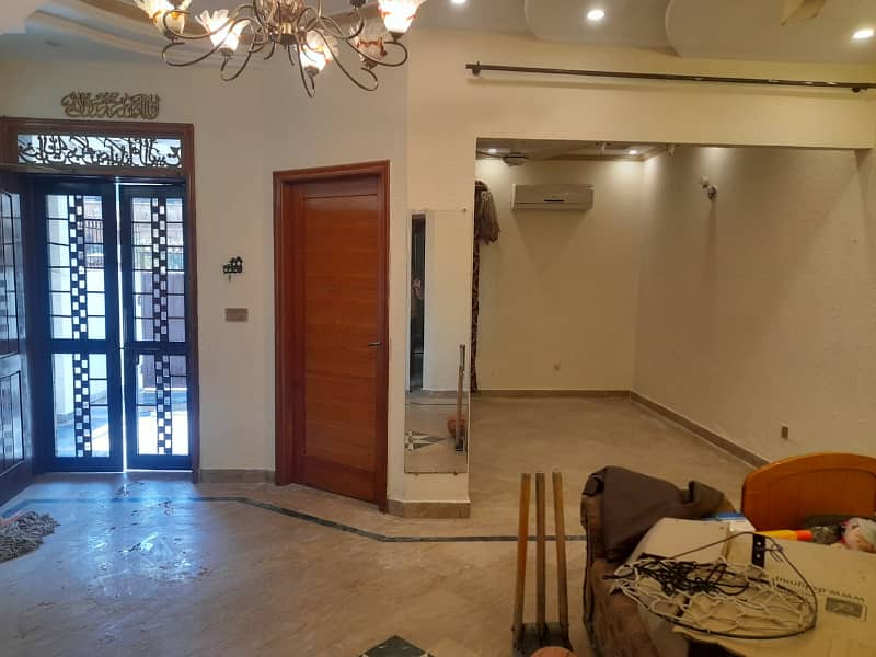 DHA Phase 3, Block XX, 06 Marla, 03 Bed, Luxurious House For Rent. 5