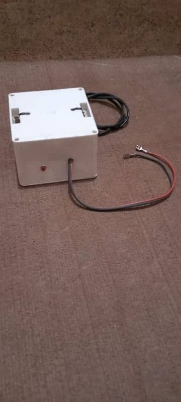 Battery 12 VOLT (07 ampere) with charger 2