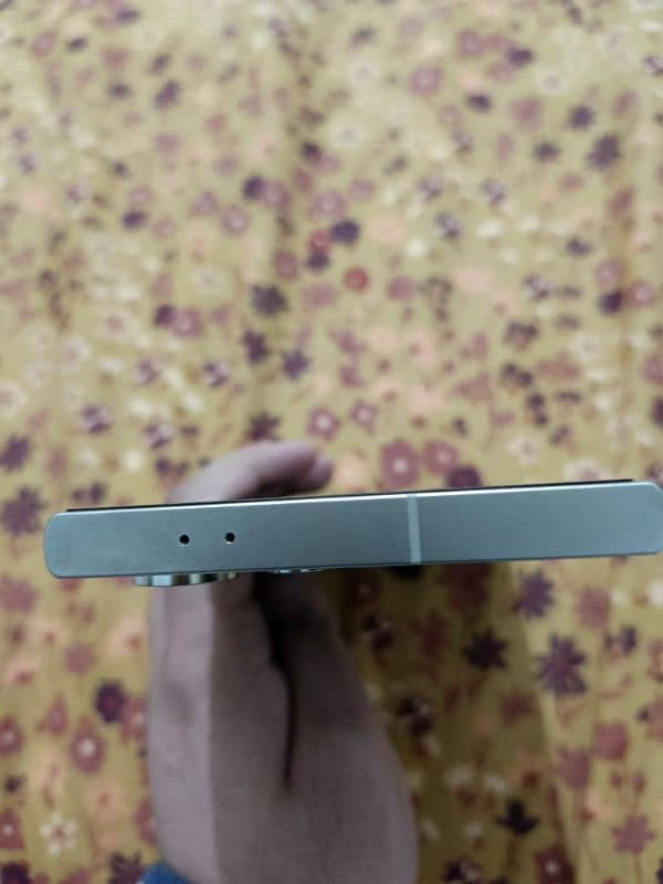 Samsung Galaxy s24 ultra (non pta) 5