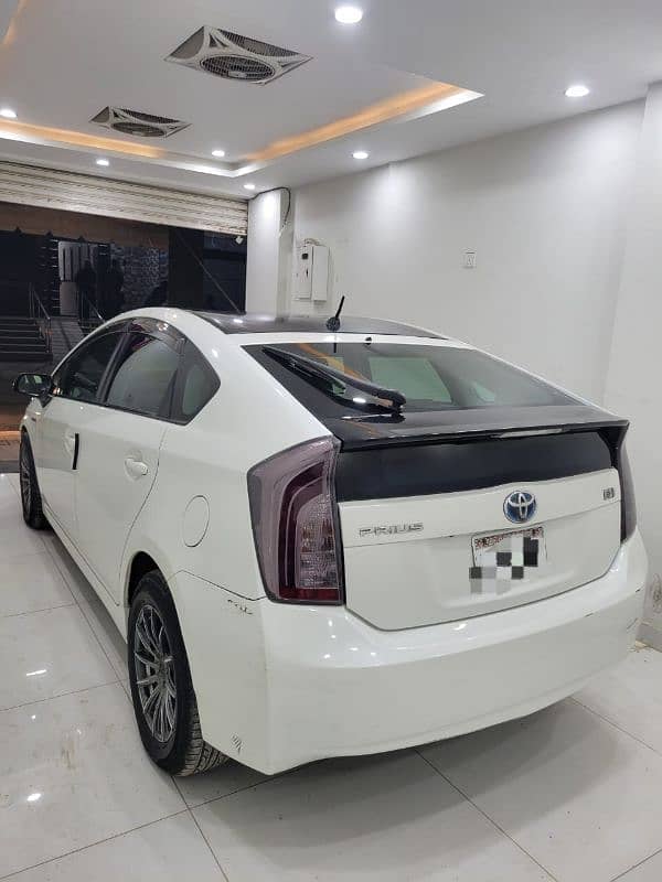 Toyota Prius 2015 S LED 4