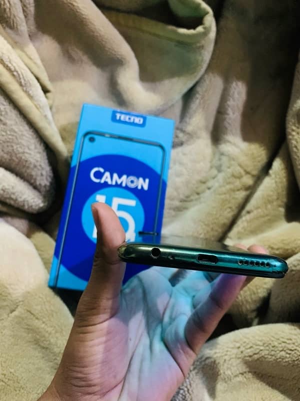 tecno camon 15 4/64 with box pta official aprovd need cash 03240069071 6