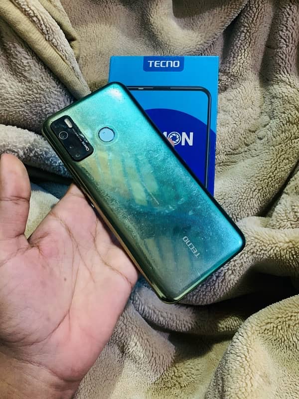 tecno camon 15 4/64 with box pta official aprovd need cash 03240069071 7