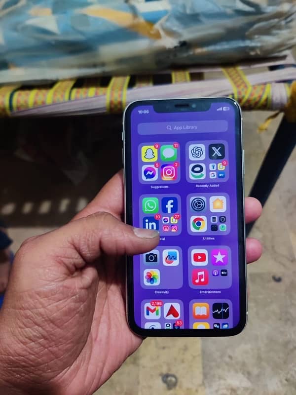 IPhone XR - Factory unlock 2